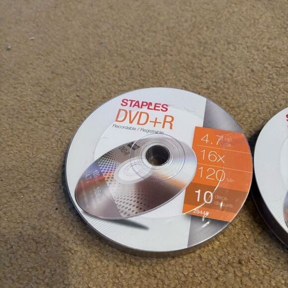 2 Staples DVD+R Recordable 10 Pack Disk Packs - Picture 2 of 6
